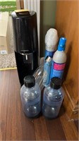 SODA STREAM W/ 2 CARTRIDGES