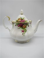 Royal Albert " Old Country Roses" tea pot