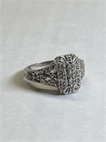 10k WHITE GOLD RING WITH DIAMONDS