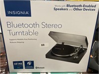 Insignia Bluetooth stereo turntable read