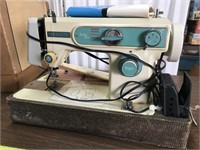 Zig Zag Sewing machine