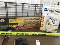 Cookie Press & Ultra Bake Cooling Racks