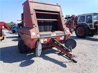 Case IH 8465 Round Baler