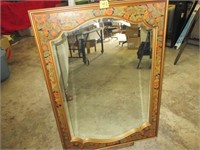Beautifully framed mirror (30"Wx42"H) Good cond