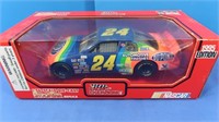 1995 Ed 1/24 Scale DuPont Stock Car