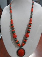BEAUTIFUL ORANGE AND GREEN COSTUME NECKLACE