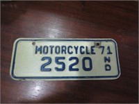 VINTAGE 1971 NORTH DAKOTA MOTORCYCLE LICENSE PLATE
