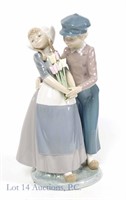 Lladro Dutch Couple With Tulips, #1005124