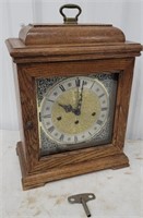 Ridgeway mantle clock Westminster chimes 13"h