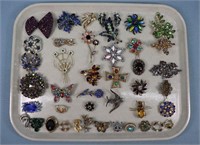 (40) Vintage Costume Jewelry Brooches