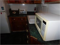 (3) Kitchen Appliances