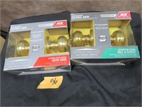 Set of door knobs