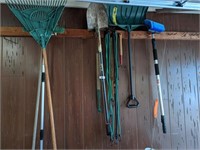 Long Handled Tools, Shovel, Rakes, Bungee Straps
