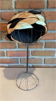 Wire metal hat stand & hat