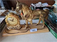 United #315 Horse Clock