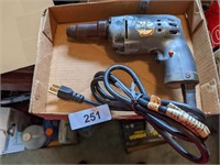 Black & Decker Electric Drill (does not turn) +