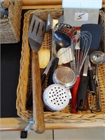 lot asst. kitchen utensils
