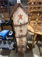 Primitive birdhouse