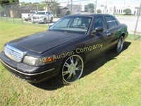2002 Black Ford Crown Victoria