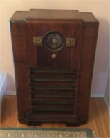 Antique Zenith cabinet radio
