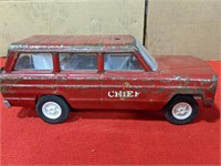Vintage Tonka Fire Chief station wagon
• 9"L