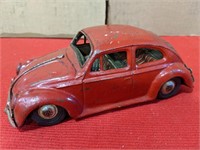 Vintage Volkswagen Beetle
• 7"L