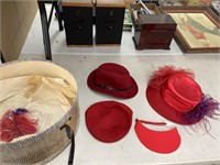 Vntg Red Hats. Lady’s. Large hat box
