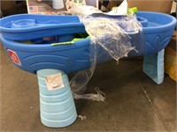 Step 2 Double Showers Splash Water Table -No box