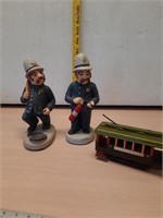1990 Pinkerton statues and wood train car