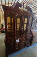 LEXINGTON LIGHTED CHINA CABINET