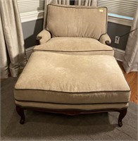 CHAISE LOUNGER AND OTTOMAN