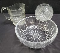 Box lot - glass pitcher, vase and bowl