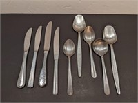 Lot of Assorted Butter Knifes/Spoons