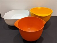 Denmark Mepal/Guzzini Service Mixing Bowls