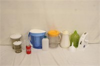 Box of Misc. Plastic Ware Including Pitchers