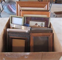 box of picture frames all sizes