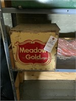 Vintage Meadow Gold Box With Golf Balls