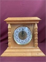 Small mantle clock