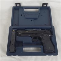 Beretta 92fs Semi-auto Pistol W/ Case, Extra Mag
