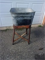 Vintage Washtub w/ Speed Queen Stand