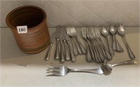 STAINLESS FLATWARE TOWLE & POTTERY HOLDER