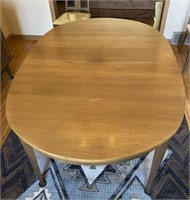 Oval Wood Dining table w. 2 leaves - FL
