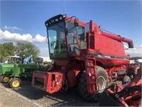 Case IH 1640 Combine