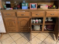 CONTENTS OF CABINET / DISHES / PLATES / ETC