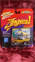 Johnny Lightning 1:64 '56 Ford Thunderbird