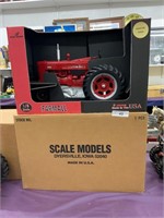 Scale Models Farmall 400, 1/8 scale