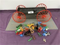 Spoked-wheel wagon w/military figures & animals