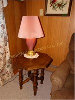 Side table w/ pink lamp 25"H