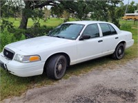 2006 Ford Crown Vic - POLICE