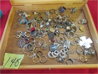 Collection of vintage jewlery Incuding Good cond